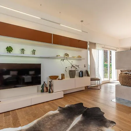 Bergpanorama Mit Sauna & Grossem Garten 아파트