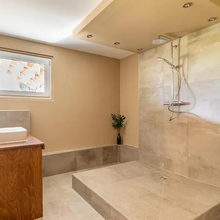 Bergpanorama Mit Sauna & Grossem Garten Appartement