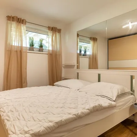 Bergpanorama Mit Sauna & Grossem Garten 아파트 플래타취