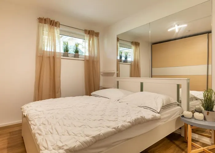 Bergpanorama Mit Sauna & Grossem Garten Appartement Flattach